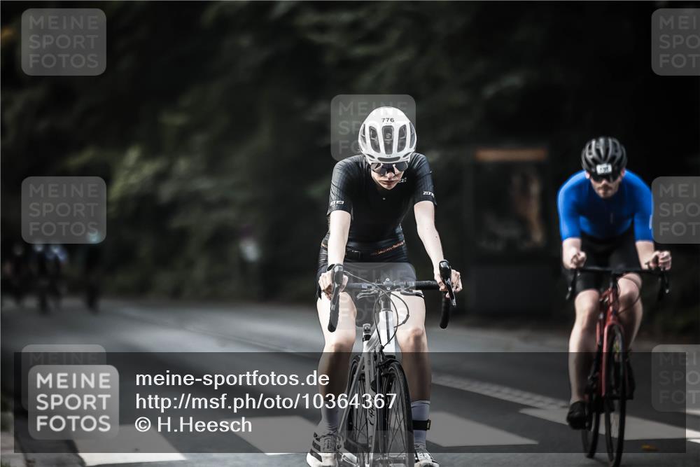 13.09.2026 - Stadtparktriathlon H.Heesch http://msf.ph/oto/10364367 13.09.2026 11:21:10 Radfahren 696, 741, 776, 781 meine-sportfotos.de