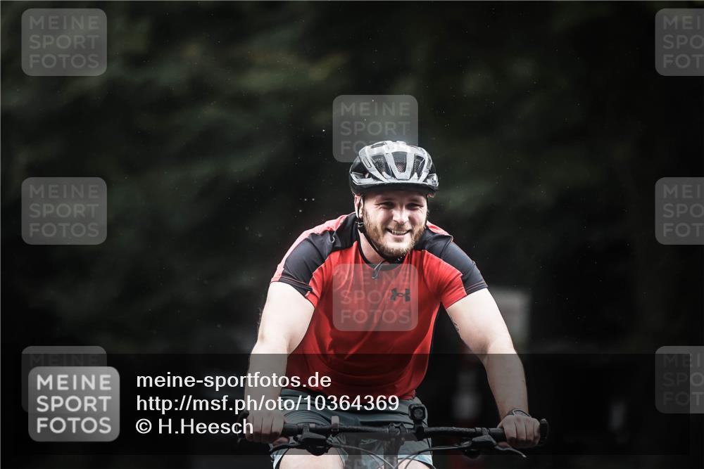 13.09.2026 - Stadtparktriathlon H.Heesch http://msf.ph/oto/10364369 13.09.2026 13:12:33 Radfahren 1205, 1241, 1257, 1271, 1333, 1413 meine-sportfotos.de