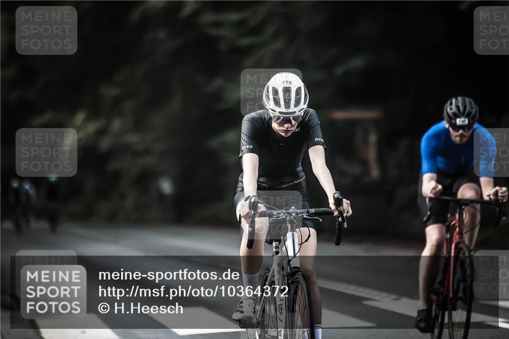 13.09.2026 - Stadtparktriathlon H.Heesch http://msf.ph/oto/10364372 13.09.2026 11:21:10 Radfahren 696, 741, 776, 781 meine-sportfotos.de