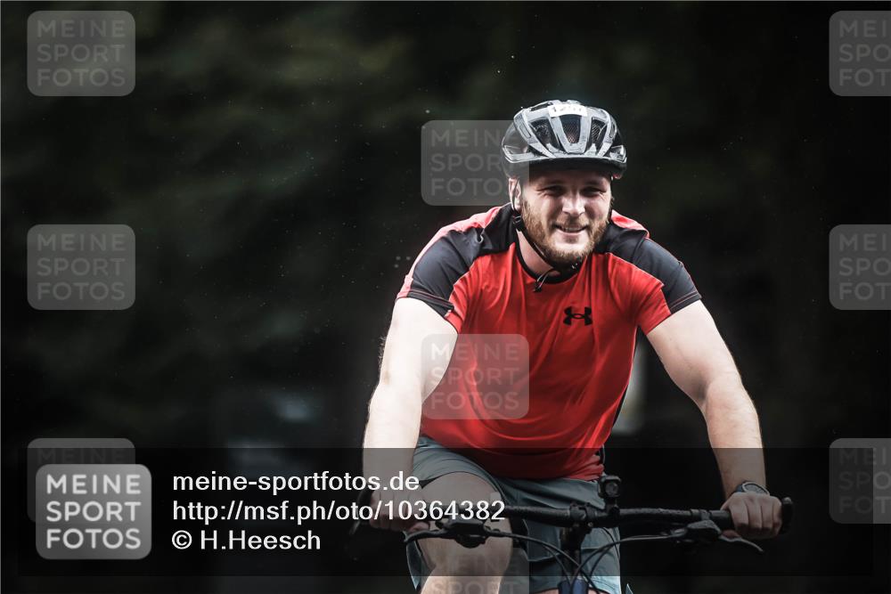 13.09.2026 - Stadtparktriathlon H.Heesch http://msf.ph/oto/10364382 13.09.2026 13:12:33 Radfahren 1205, 1241, 1257, 1271, 1333, 1413 meine-sportfotos.de
