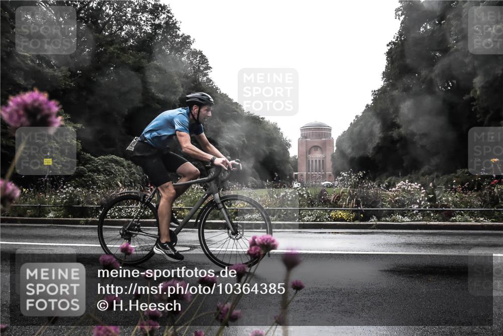 13.09.2026 - Stadtparktriathlon H.Heesch http://msf.ph/oto/10364385 13.09.2026 12:35:16 Radfahren 1047, 1077, 1132 meine-sportfotos.de