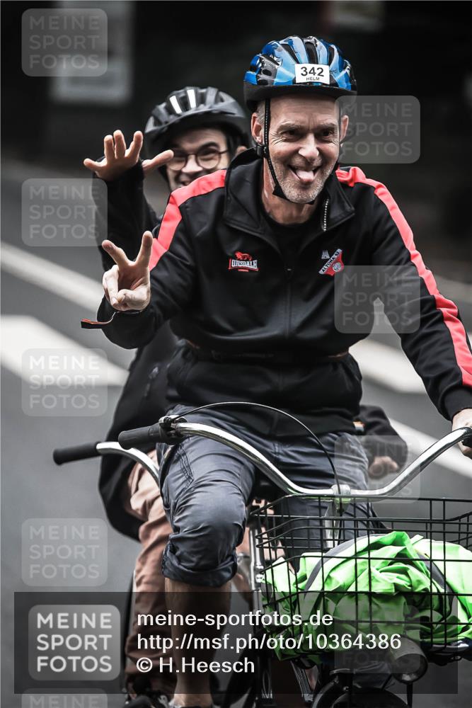 13.09.2026 - Stadtparktriathlon H.Heesch http://msf.ph/oto/10364386 13.09.2026 10:10:38 Radfahren 210, 309, 342 meine-sportfotos.de