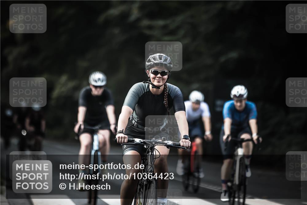 13.09.2026 - Stadtparktriathlon H.Heesch http://msf.ph/oto/10364423 13.09.2026 11:21:18 Radfahren 519, 644, 737, 740, 825, 826, 1800 meine-sportfotos.de
