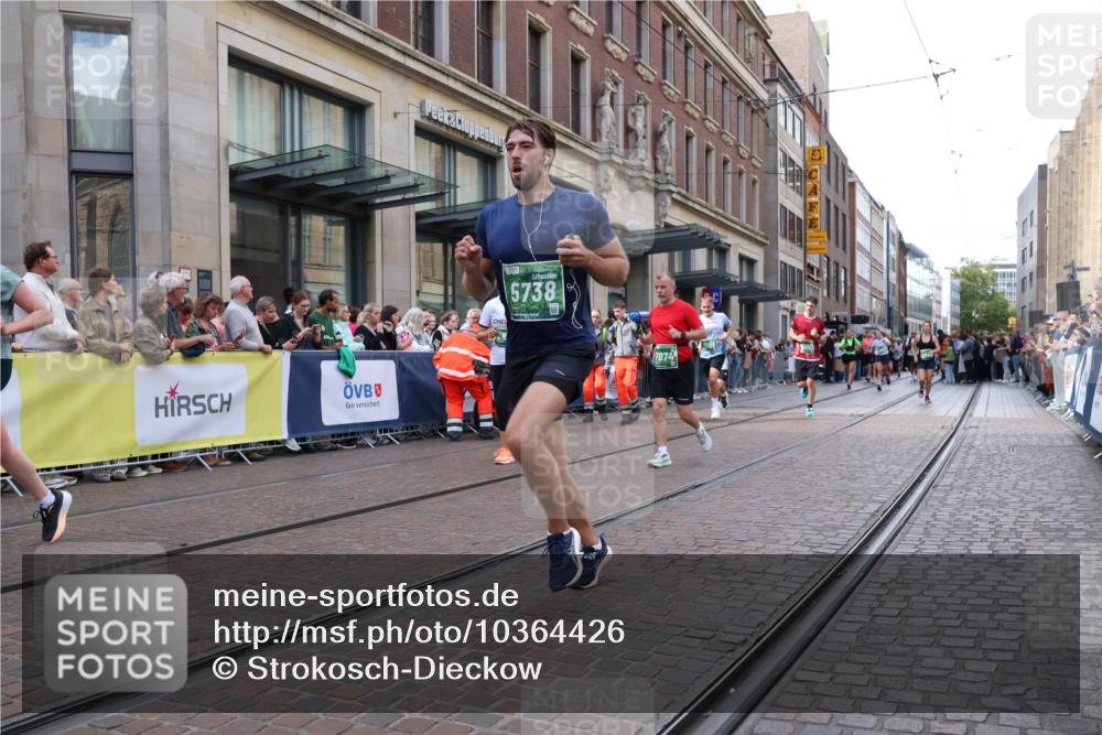 13.09.2026 - 21. swb-Marathon Bremen Strokosch-Dieckow http://msf.ph/oto/10364426 13.09.2026 13:37:12 Ziel 270, 391, 448, 869, 1180, 3323, 3627, 3804, 3823, 4155, 4300, 4433, 4628, 5388, 5612, 5624, 5738, 5791, 6032, 6804, 6904, 6911, 7003, 7074, 7571, 7635, 8315, 8316, 8380, 8439, 8553, 8674, 8748, 8753, 9441, 10062, 10106, 950, 1180, 1285, 1641, 1849, 1854, 1991, 2241, 2275, 2531, 2930, 3122, 3333, 3732, 3787, 3894, 3909, 4261, 4410, 4448, 4932, 4947, 5236, 5355, 5547, 5577, 6046, 6056, 6269, 6408, 6431, 6629, 6904, 6947, 6961, 7006, 7046, 8268, 8443, 9701 meine-sportfotos.de