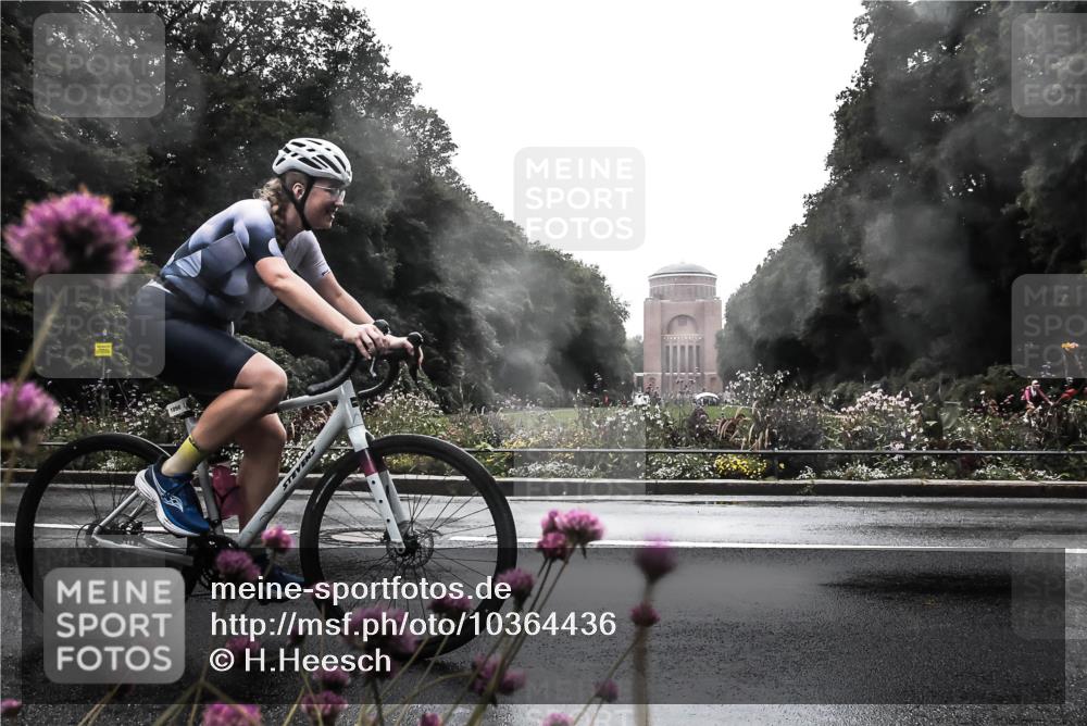 13.09.2026 - Stadtparktriathlon H.Heesch http://msf.ph/oto/10364436 13.09.2026 12:35:49 Radfahren 1090, 1181 meine-sportfotos.de