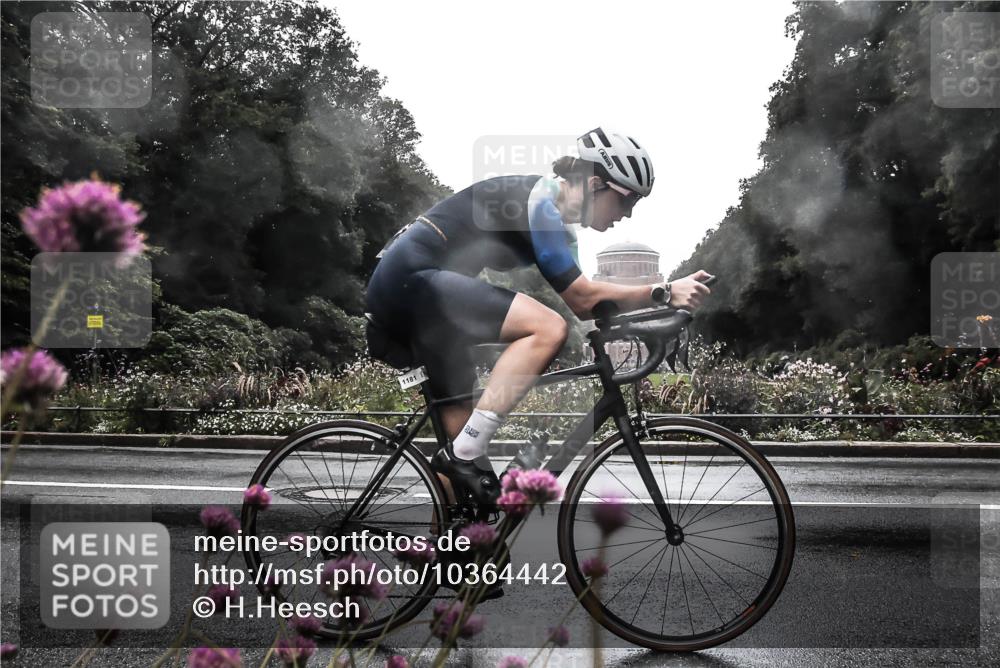 13.09.2026 - Stadtparktriathlon H.Heesch http://msf.ph/oto/10364442 13.09.2026 12:35:51 Radfahren 1052, 1090, 1181 meine-sportfotos.de