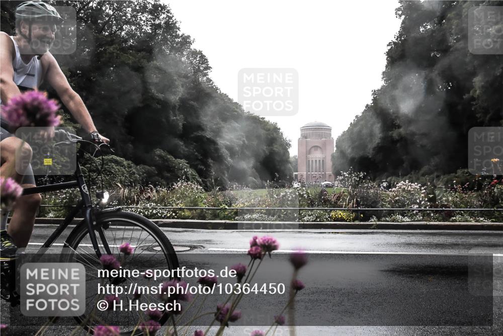 13.09.2026 - Stadtparktriathlon H.Heesch http://msf.ph/oto/10364450 13.09.2026 12:35:54 Radfahren 1052, 1065, 1075, 1112, 1181, 1301 meine-sportfotos.de