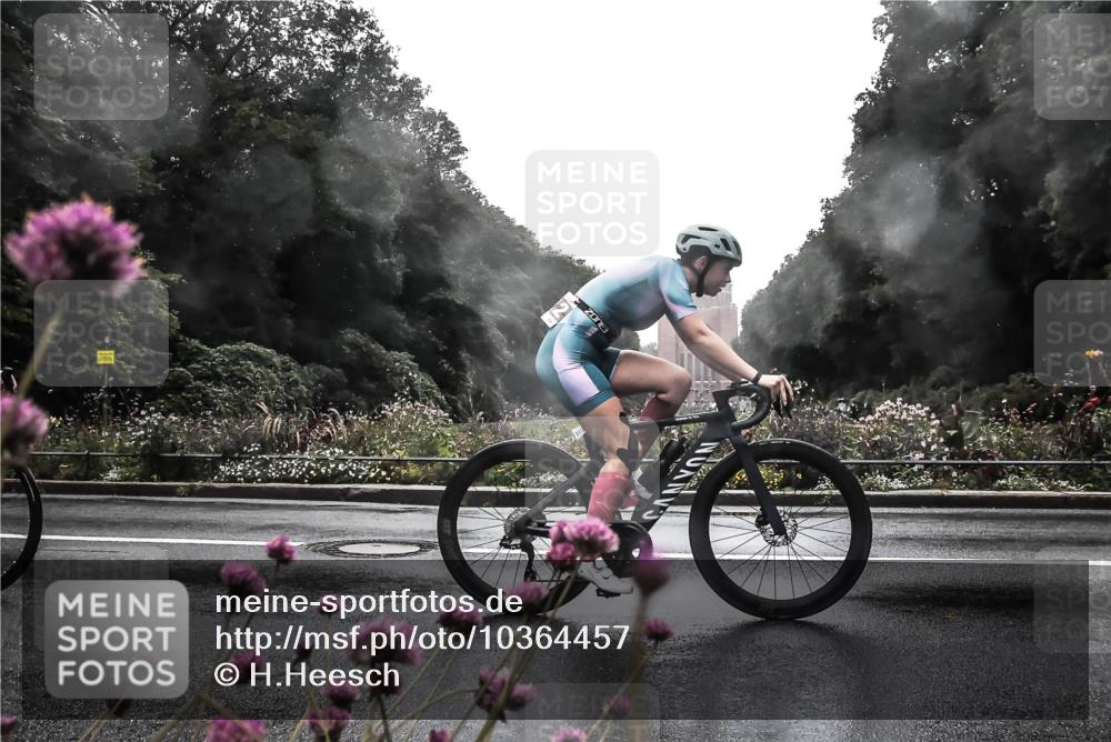 13.09.2026 - Stadtparktriathlon H.Heesch http://msf.ph/oto/10364457 13.09.2026 12:35:55 Radfahren 1052, 1065, 1075, 1112, 1181, 1301 meine-sportfotos.de