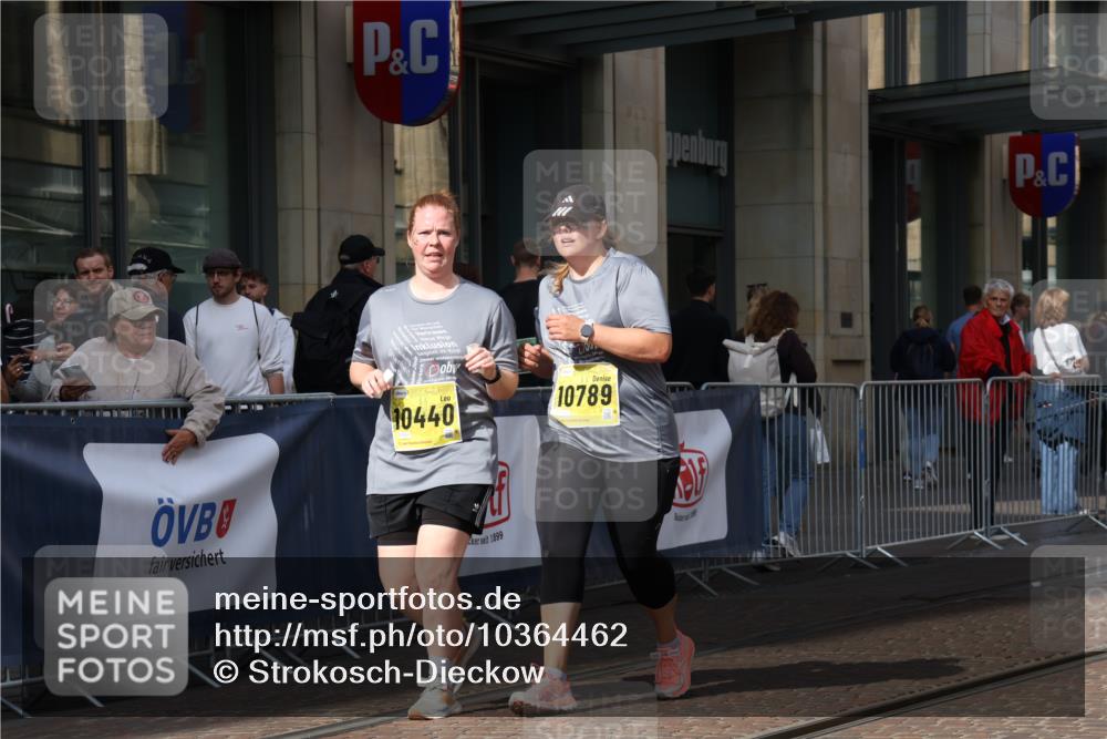 13.09.2026 - 21. swb-Marathon Bremen Strokosch-Dieckow http://msf.ph/oto/10364462 13.09.2026 11:27:08 Ziel 10440, 10627, 10789, 11031, 11254, 11851, 12377, 12408 meine-sportfotos.de