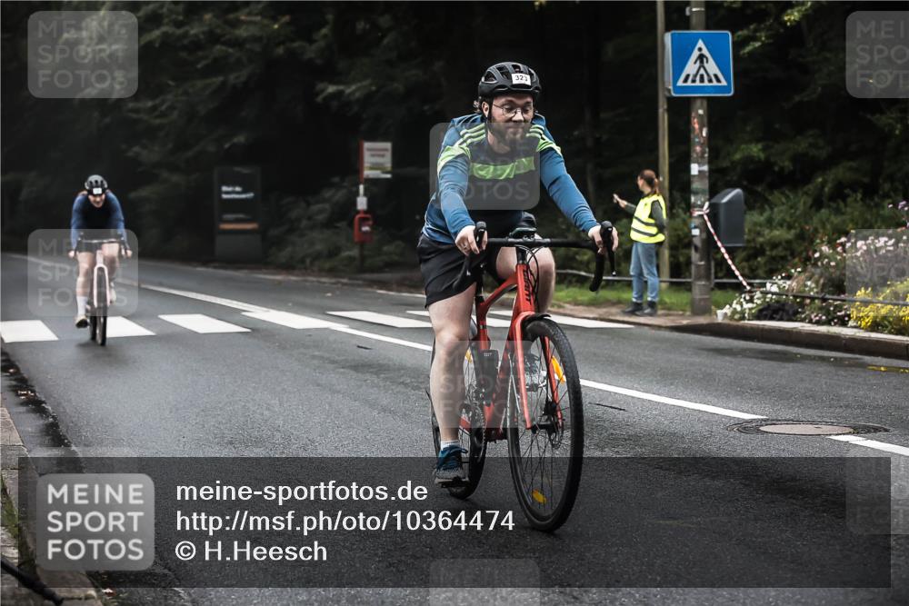 13.09.2026 - Stadtparktriathlon H.Heesch http://msf.ph/oto/10364474 13.09.2026 10:10:56 Radfahren 229, 323 meine-sportfotos.de