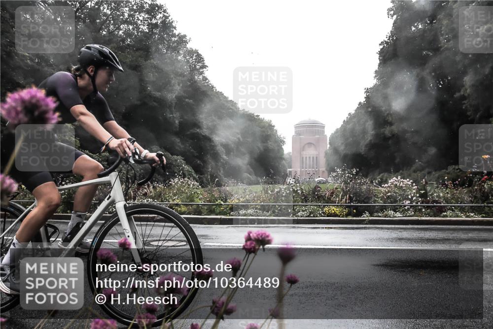13.09.2026 - Stadtparktriathlon H.Heesch http://msf.ph/oto/10364489 13.09.2026 12:36:10 Radfahren 1102, 1148, 1162 meine-sportfotos.de