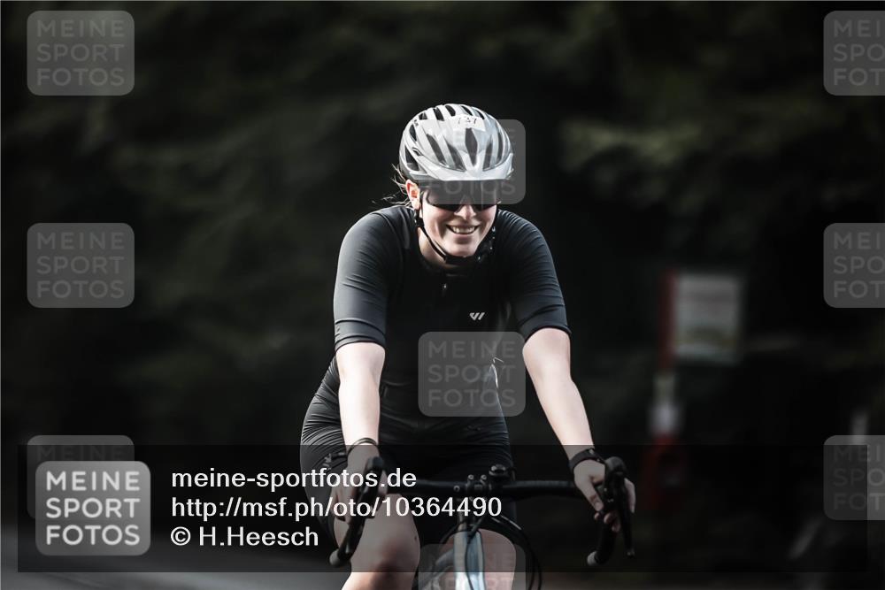 13.09.2026 - Stadtparktriathlon H.Heesch http://msf.ph/oto/10364490 13.09.2026 11:21:20 Radfahren 519, 644, 653, 737, 740, 825, 826, 1800 meine-sportfotos.de