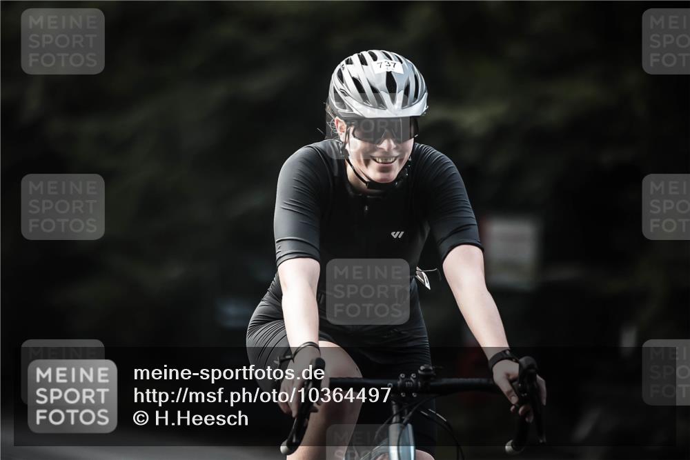 13.09.2026 - Stadtparktriathlon H.Heesch http://msf.ph/oto/10364497 13.09.2026 11:21:20 Radfahren 519, 644, 653, 737, 740, 825, 826, 1800 meine-sportfotos.de