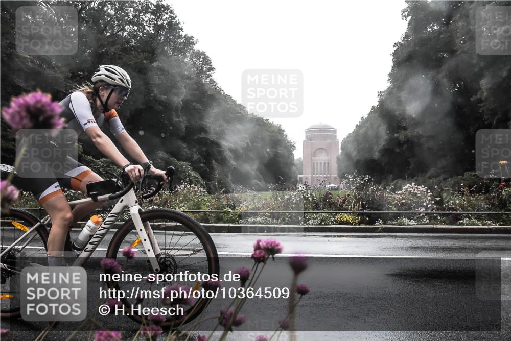 13.09.2026 - Stadtparktriathlon H.Heesch http://msf.ph/oto/10364509 13.09.2026 12:36:17 Radfahren 1134, 1157 meine-sportfotos.de