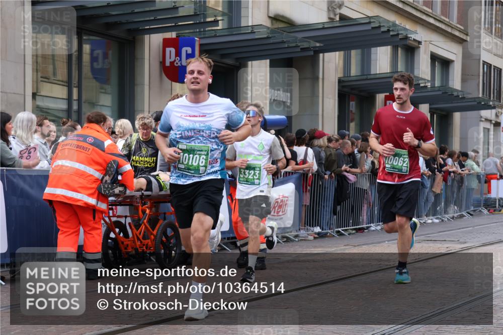 13.09.2026 - 21. swb-Marathon Bremen Strokosch-Dieckow http://msf.ph/oto/10364514 13.09.2026 13:37:13 Ziel 270, 391, 448, 869, 3323, 3627, 3804, 3823, 4155, 4300, 4433, 4628, 5388, 5612, 5624, 5738, 5791, 6032, 6804, 6911, 7003, 7074, 7571, 7635, 8315, 8316, 8380, 8439, 8553, 8674, 8748, 8753, 9441, 10062, 10106, 950, 1180, 1285, 1641, 1849, 1854, 1991, 2241, 2531, 2930, 3122, 3333, 3732, 3787, 3894, 3909, 4261, 4410, 4448, 4932, 4947, 5236, 5355, 5547, 5577, 5612, 6046, 6056, 6269, 6408, 6431, 6629, 6904, 6947, 6961, 7006, 7046, 8268, 8443, 9701 meine-sportfotos.de