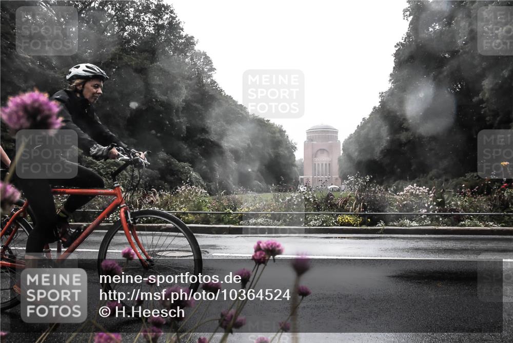 13.09.2026 - Stadtparktriathlon H.Heesch http://msf.ph/oto/10364524 13.09.2026 12:36:23 Radfahren 1020, 1056, 1115 meine-sportfotos.de