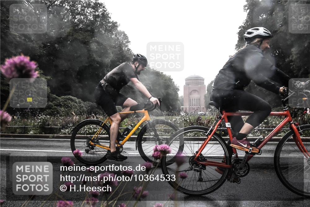 13.09.2026 - Stadtparktriathlon H.Heesch http://msf.ph/oto/10364533 13.09.2026 12:36:23 Radfahren 1020, 1056, 1115 meine-sportfotos.de