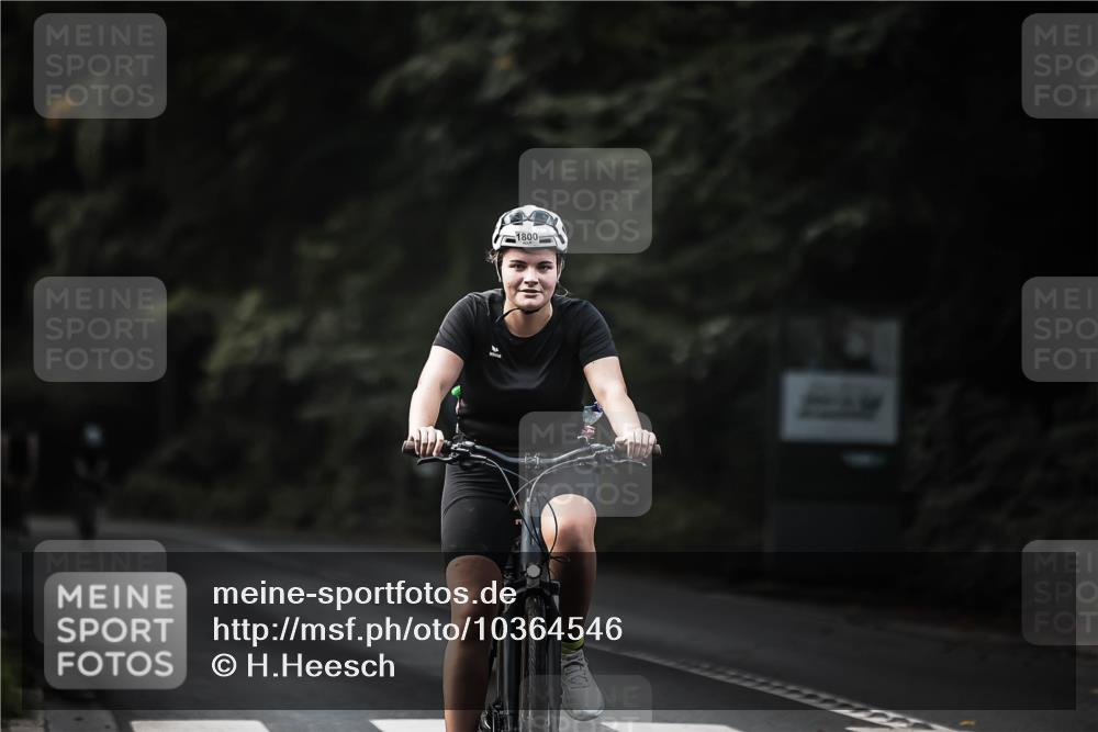 13.09.2026 - Stadtparktriathlon H.Heesch http://msf.ph/oto/10364546 13.09.2026 11:21:24 Radfahren 519, 644, 653, 737, 740, 825, 826, 1800 meine-sportfotos.de