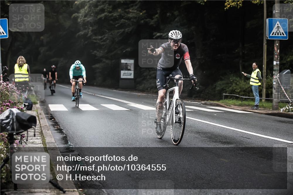 13.09.2026 - Stadtparktriathlon H.Heesch http://msf.ph/oto/10364555 13.09.2026 10:11:04 Radfahren 254, 267, 308, 330 meine-sportfotos.de