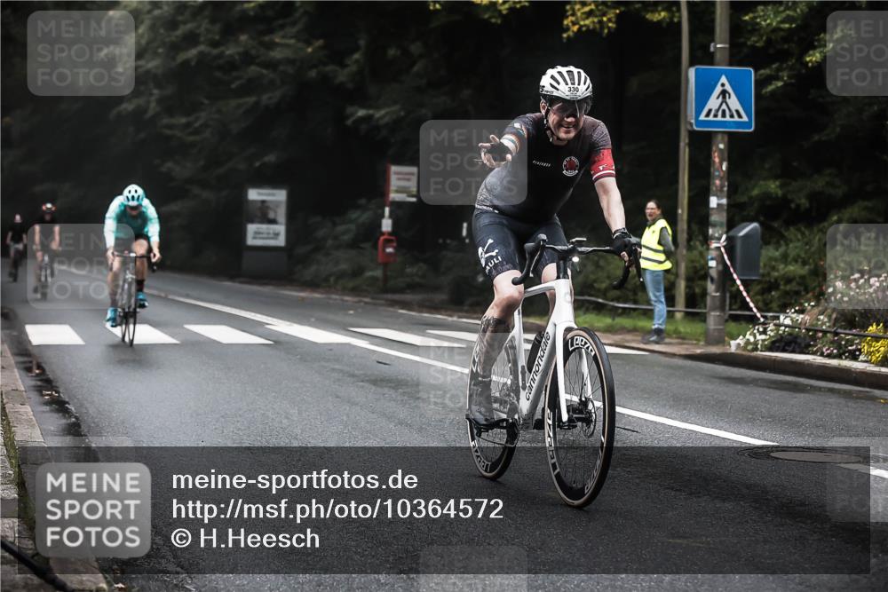 13.09.2026 - Stadtparktriathlon H.Heesch http://msf.ph/oto/10364572 13.09.2026 10:11:04 Radfahren 254, 267, 308, 330 meine-sportfotos.de