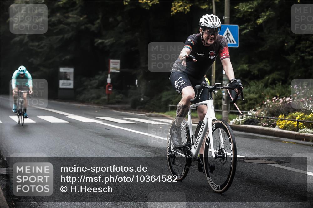 13.09.2026 - Stadtparktriathlon H.Heesch http://msf.ph/oto/10364582 13.09.2026 10:11:04 Radfahren 254, 267, 308, 330 meine-sportfotos.de