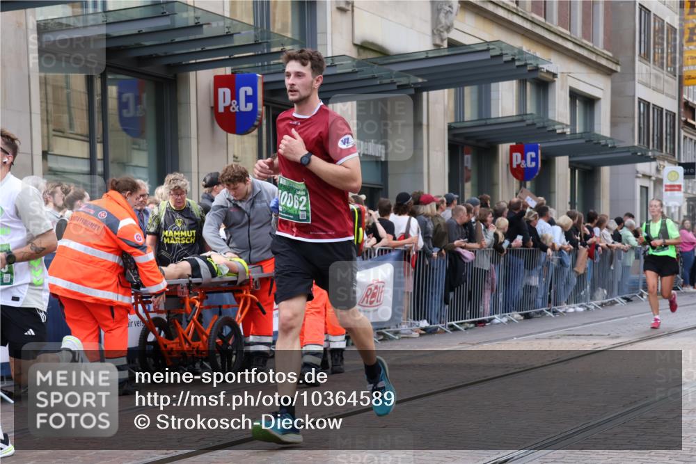 13.09.2026 - 21. swb-Marathon Bremen Strokosch-Dieckow http://msf.ph/oto/10364589 13.09.2026 13:37:14 Ziel 270, 391, 448, 869, 3323, 3627, 3804, 3823, 4155, 4300, 4433, 4628, 5388, 5624, 5738, 5791, 6032, 6804, 6911, 7003, 7074, 7571, 7635, 8315, 8316, 8380, 8439, 8553, 8674, 8748, 8753, 9441, 10062, 10106, 950, 1180, 1285, 1641, 1849, 1854, 1991, 2241, 2531, 2930, 3122, 3333, 3732, 3787, 3894, 3909, 4261, 4410, 4448, 4932, 4947, 5355, 5547, 5577, 5612, 6046, 6056, 6269, 6431, 6629, 6904, 6947, 6961, 7006, 7046, 8268, 8443, 9701 meine-sportfotos.de