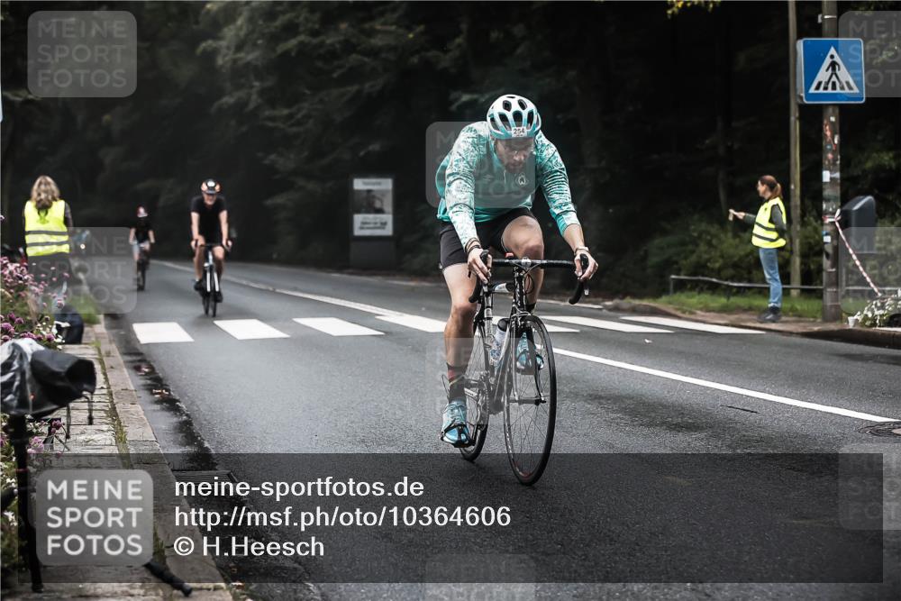 13.09.2026 - Stadtparktriathlon H.Heesch http://msf.ph/oto/10364606 13.09.2026 10:11:05 Radfahren 254, 267, 308, 330 meine-sportfotos.de