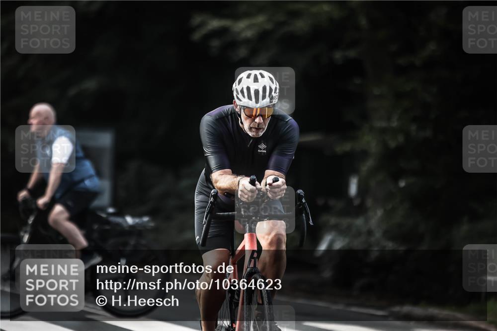 13.09.2026 - Stadtparktriathlon H.Heesch http://msf.ph/oto/10364623 13.09.2026 11:21:26 Radfahren 653, 674, 826, 1800 meine-sportfotos.de