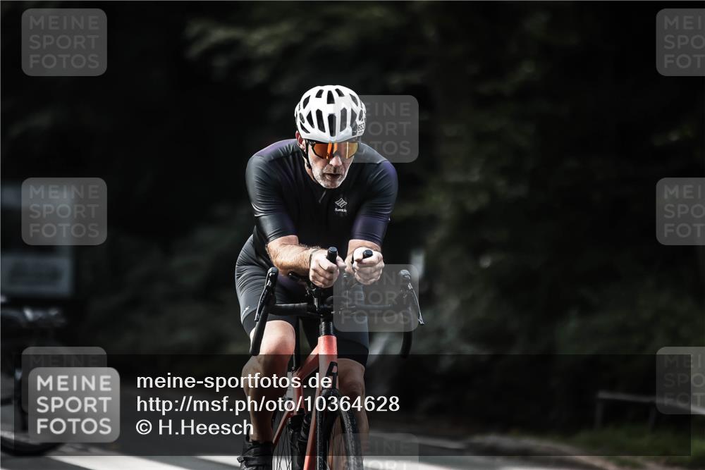 13.09.2026 - Stadtparktriathlon H.Heesch http://msf.ph/oto/10364628 13.09.2026 11:21:26 Radfahren 653, 674, 826, 1800 meine-sportfotos.de