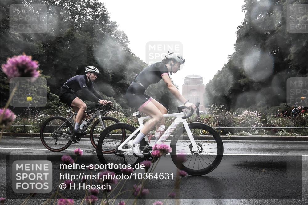 13.09.2026 - Stadtparktriathlon H.Heesch http://msf.ph/oto/10364631 13.09.2026 12:37:07 Radfahren 979, 1015, 1087, 1088, 1120, 1121, 1137 meine-sportfotos.de
