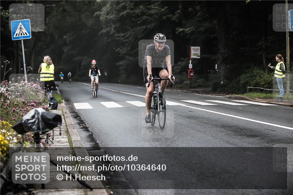 13.09.2026 - Stadtparktriathlon H.Heesch http://msf.ph/oto/10364640 13.09.2026 10:11:07 Radfahren 254, 267, 308, 330 meine-sportfotos.de