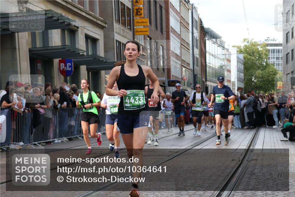 13.09.2026 - 21. swb-Marathon Bremen Strokosch-Dieckow http://msf.ph/oto/10364641 13.09.2026 13:37:16 Ziel 270, 391, 448, 869, 3323, 3627, 3804, 3823, 4155, 4300, 4433, 4628, 5388, 5624, 5738, 5783, 5784, 5791, 6032, 6596, 6795, 6804, 6911, 7003, 7074, 7635, 8315, 8316, 8380, 8439, 8553, 8674, 8748, 8753, 9099, 9441, 10062, 10106, 950, 1180, 1285, 1641, 1849, 1854, 1991, 2241, 2531, 2930, 3122, 3333, 3627, 3732, 3787, 3823, 3894, 3909, 4261, 4410, 4448, 4932, 4947, 5388, 5547, 5577, 5612, 5791, 6046, 6056, 6431, 6629, 6904, 6947, 6961, 7006, 7046, 7571, 8268, 8443, 9701 meine-sportfotos.de