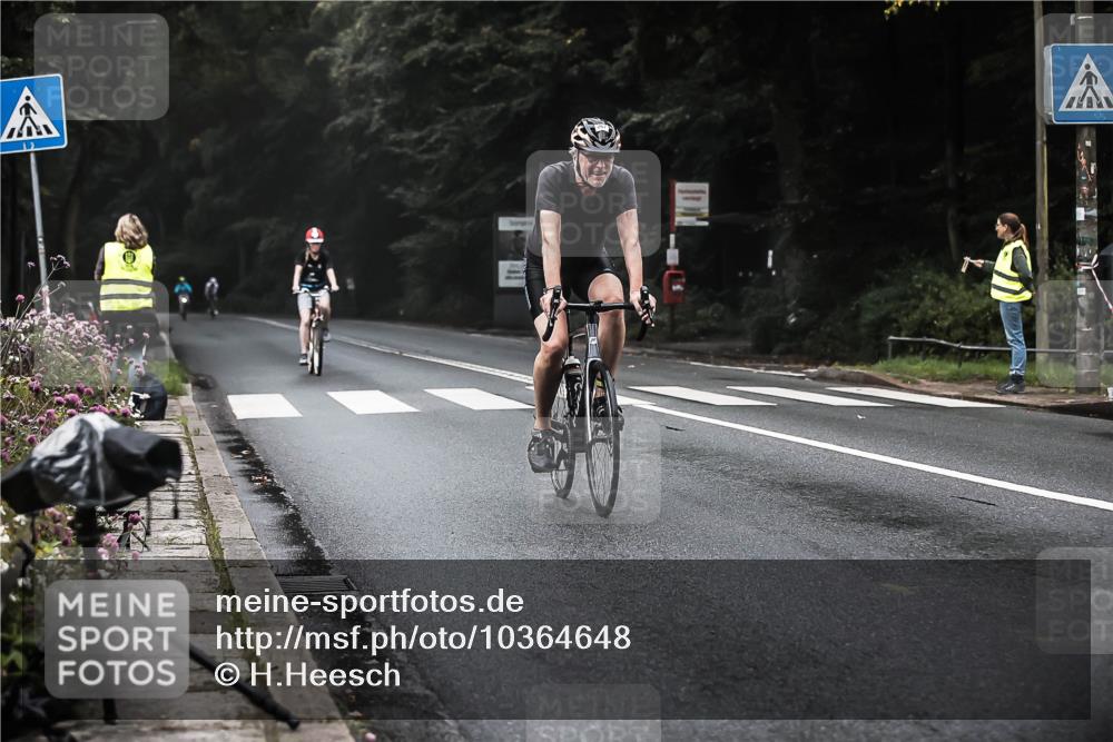 13.09.2026 - Stadtparktriathlon H.Heesch http://msf.ph/oto/10364648 13.09.2026 10:11:07 Radfahren 254, 267, 308, 330 meine-sportfotos.de