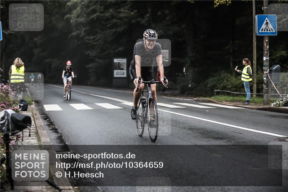 13.09.2026 - Stadtparktriathlon H.Heesch http://msf.ph/oto/10364659 13.09.2026 10:11:07 Radfahren 254, 267, 308, 330 meine-sportfotos.de