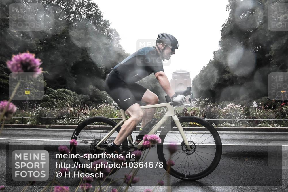 13.09.2026 - Stadtparktriathlon H.Heesch http://msf.ph/oto/10364678 13.09.2026 12:37:17 Radfahren 953, 1098, 1158, 1233, 1247 meine-sportfotos.de