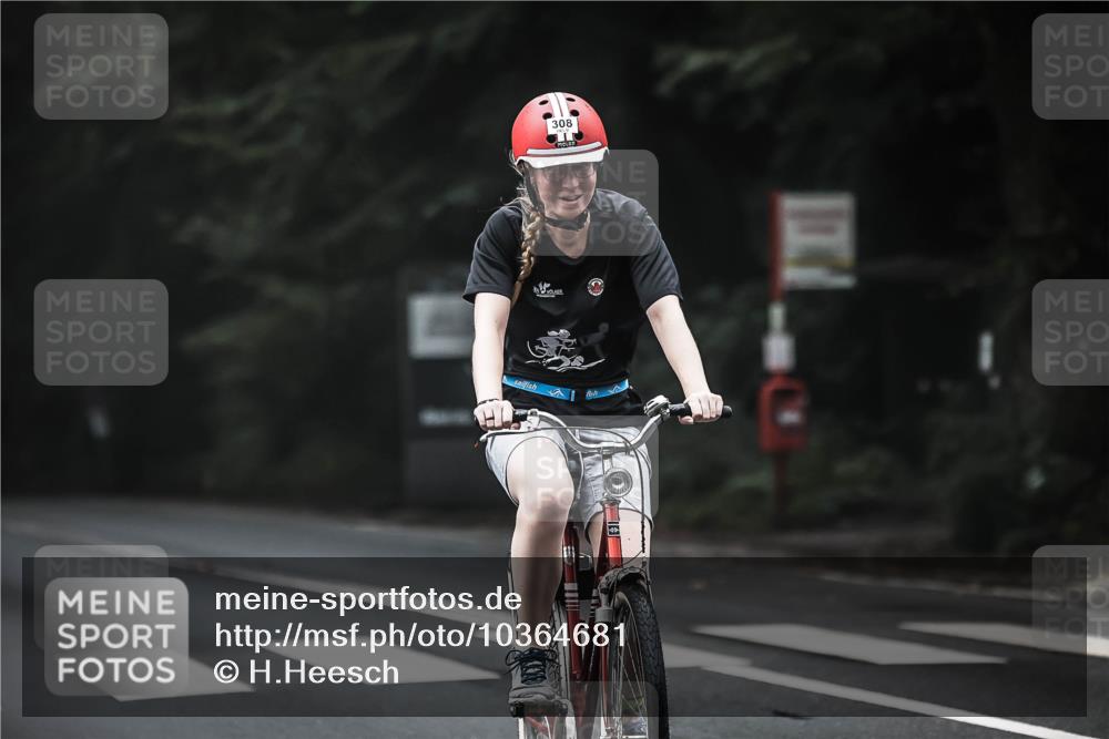 13.09.2026 - Stadtparktriathlon H.Heesch http://msf.ph/oto/10364681 13.09.2026 10:11:10 Radfahren 254, 267, 308 meine-sportfotos.de