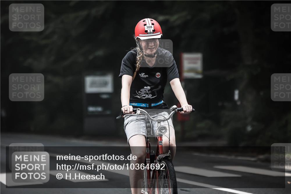 13.09.2026 - Stadtparktriathlon H.Heesch http://msf.ph/oto/10364692 13.09.2026 10:11:10 Radfahren 254, 267, 308 meine-sportfotos.de