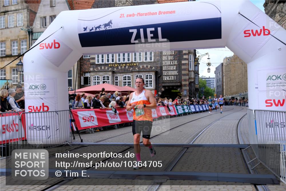 13.09.2026 - 21. swb-Marathon Bremen Tim E. http://msf.ph/oto/10364705 13.09.2026 13:02:10 Ziel 1614, 4696, 4739, 5601, 9137, 9233 meine-sportfotos.de