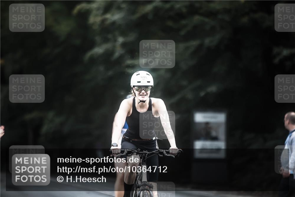 13.09.2026 - Stadtparktriathlon H.Heesch http://msf.ph/oto/10364712 13.09.2026 13:12:53 Radfahren 1225, 1226, 1284, 1297, 1352 meine-sportfotos.de