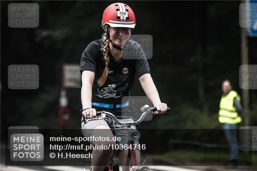 13.09.2026 - Stadtparktriathlon H.Heesch http://msf.ph/oto/10364716 13.09.2026 10:11:10 Radfahren 254, 267, 308 meine-sportfotos.de