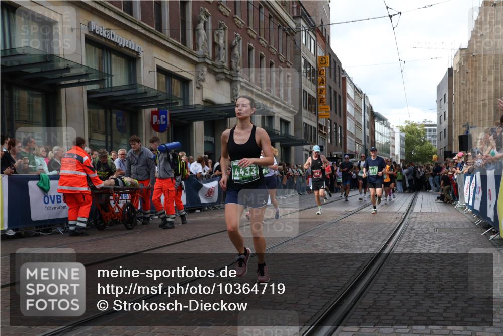 13.09.2026 - 21. swb-Marathon Bremen Strokosch-Dieckow http://msf.ph/oto/10364719 13.09.2026 13:37:17 Ziel 270, 391, 448, 581, 869, 3323, 3804, 4155, 4159, 4300, 4433, 4628, 5624, 5738, 5783, 5784, 6032, 6596, 6795, 6804, 6911, 7003, 7074, 7635, 8315, 8316, 8380, 8439, 8553, 8674, 8748, 8753, 9099, 9441, 10062, 10106, 869, 950, 1180, 1285, 1849, 1854, 1991, 2241, 2531, 2930, 3122, 3333, 3627, 3732, 3787, 3823, 3894, 3909, 4261, 4410, 4448, 4932, 4947, 5388, 5547, 5577, 5612, 5791, 6046, 6056, 6431, 6629, 6904, 6947, 6961, 7006, 7046, 7571, 8268, 8443, 9701 meine-sportfotos.de