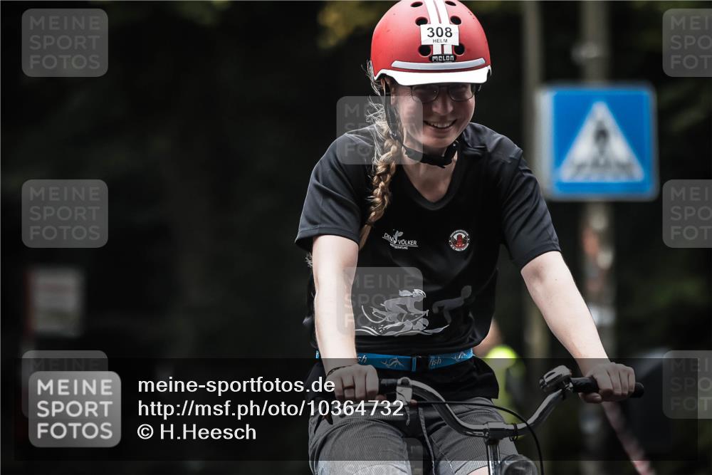 13.09.2026 - Stadtparktriathlon H.Heesch http://msf.ph/oto/10364732 13.09.2026 10:11:10 Radfahren 254, 267, 308 meine-sportfotos.de