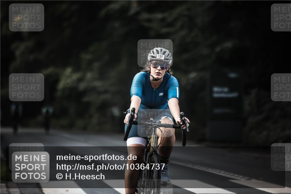 13.09.2026 - Stadtparktriathlon H.Heesch http://msf.ph/oto/10364737 13.09.2026 11:21:34 Radfahren 636, 674, 757 meine-sportfotos.de