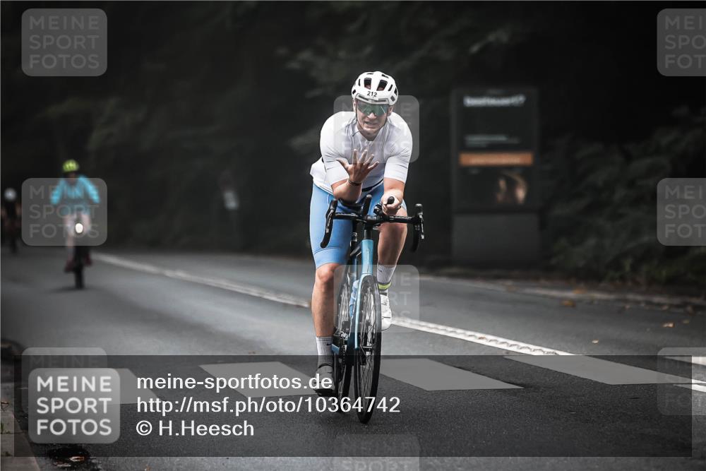 13.09.2026 - Stadtparktriathlon H.Heesch http://msf.ph/oto/10364742 13.09.2026 10:11:16 Radfahren 212 meine-sportfotos.de