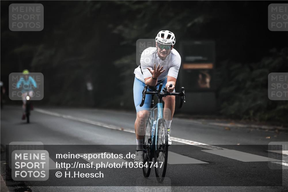 13.09.2026 - Stadtparktriathlon H.Heesch http://msf.ph/oto/10364747 13.09.2026 10:11:17 Radfahren 212 meine-sportfotos.de