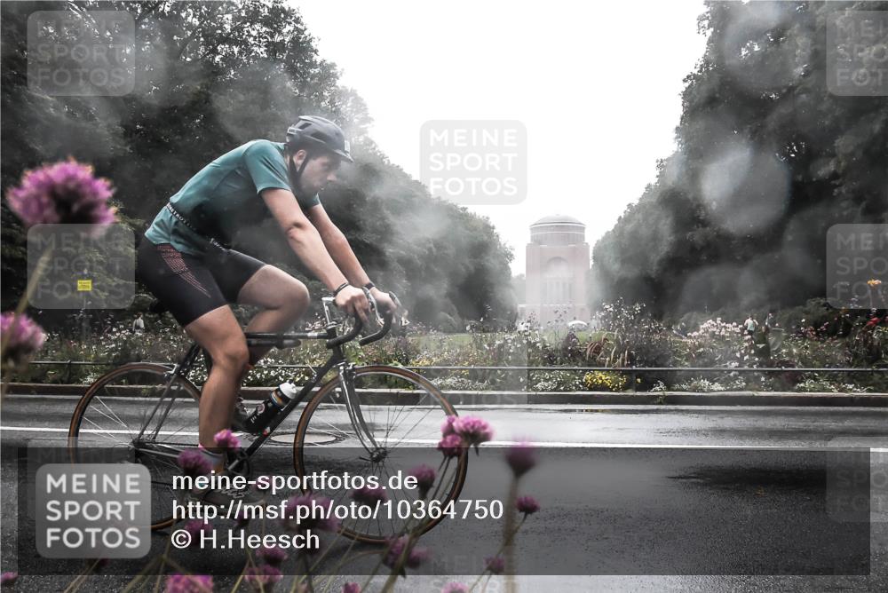 13.09.2026 - Stadtparktriathlon H.Heesch http://msf.ph/oto/10364750 13.09.2026 12:37:37 Radfahren 956, 1203, 1278 meine-sportfotos.de