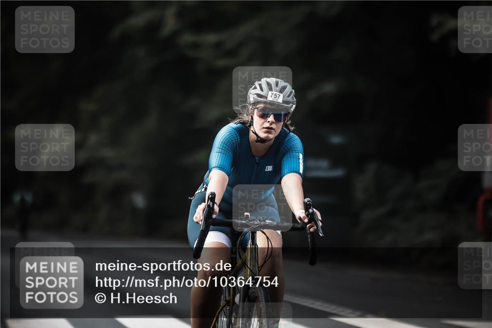 13.09.2026 - Stadtparktriathlon H.Heesch http://msf.ph/oto/10364754 13.09.2026 11:21:35 Radfahren 636, 674, 757 meine-sportfotos.de