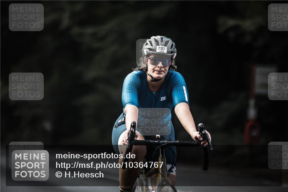13.09.2026 - Stadtparktriathlon H.Heesch http://msf.ph/oto/10364767 13.09.2026 11:21:35 Radfahren 636, 674, 757 meine-sportfotos.de