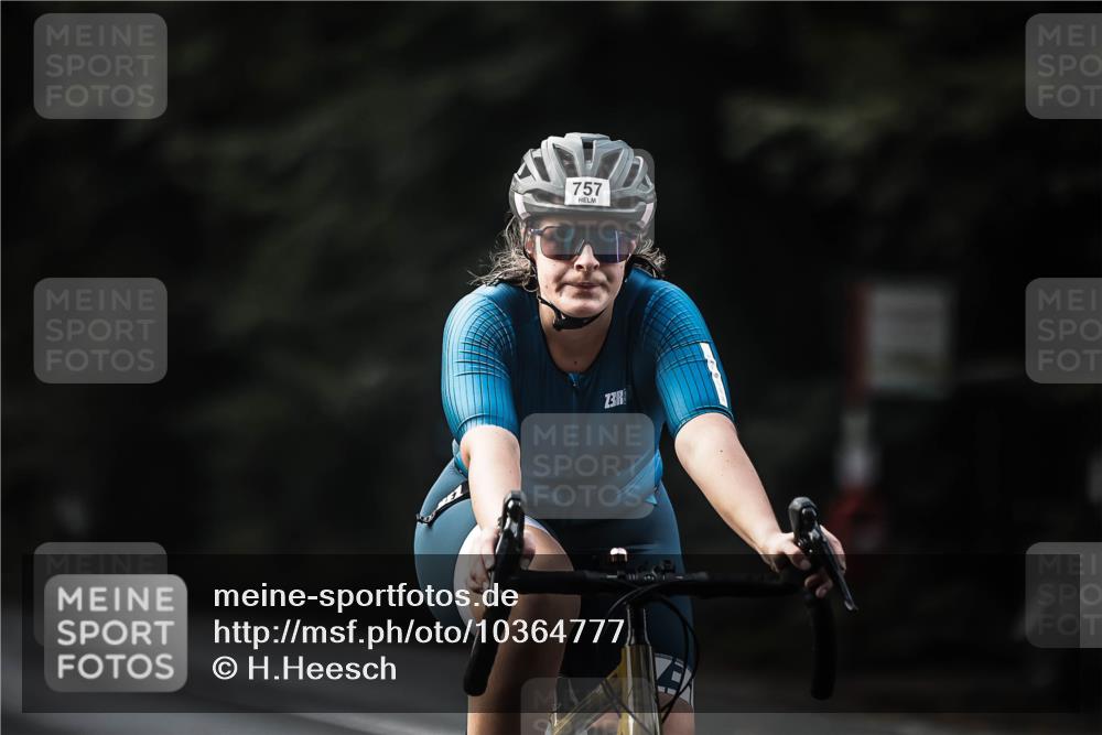 13.09.2026 - Stadtparktriathlon H.Heesch http://msf.ph/oto/10364777 13.09.2026 11:21:35 Radfahren 636, 674, 757 meine-sportfotos.de