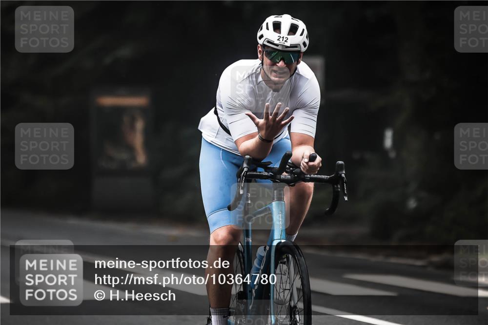 13.09.2026 - Stadtparktriathlon H.Heesch http://msf.ph/oto/10364780 13.09.2026 10:11:17 Radfahren 212 meine-sportfotos.de